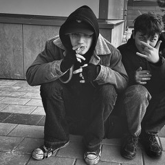 мама сдала меня в детдом