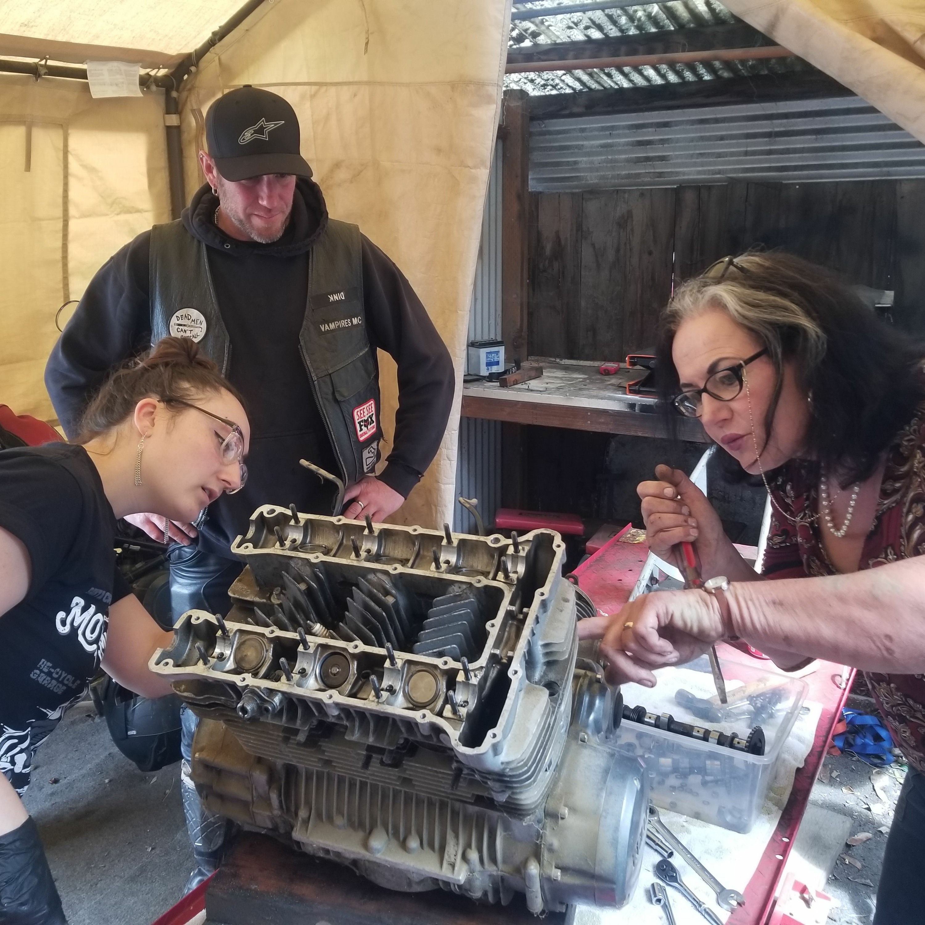 Podcast 464: Autopsy of an Engine and Best Bike for WWIII