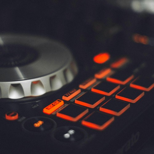 Deep House Vibes: Unforgettable Journey Through Beats 🌌
