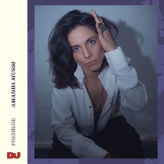Premiere: Amanda Mussi ‘La Hora Caliente’