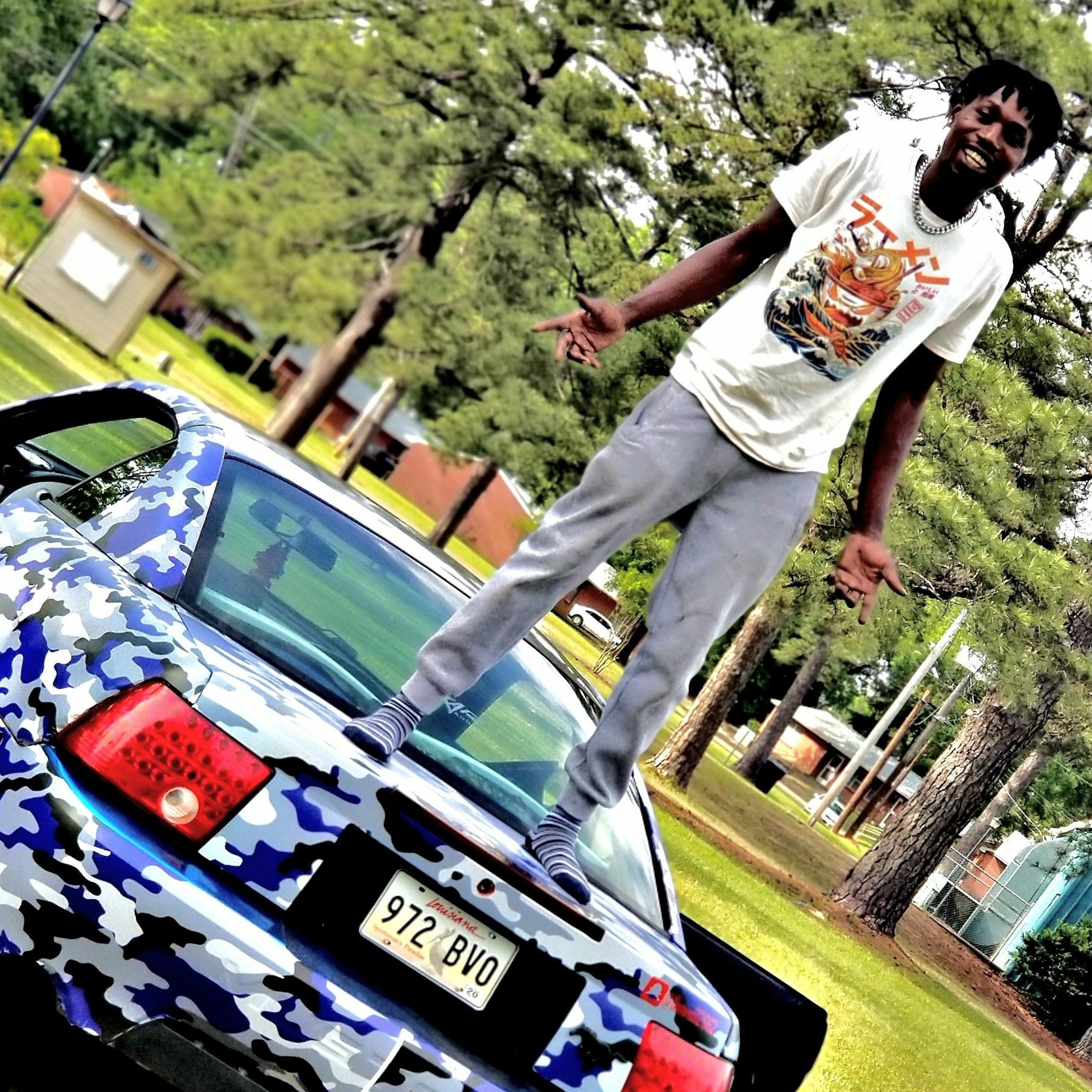 mr.throwed on da track