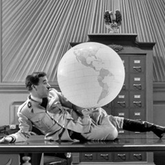 Il gran dittatore (bass Impro) w_Charlie Chaplin