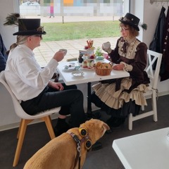 Das Ehepaar Schneidewind geht auf Zeitreise