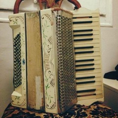 الأيامُ التي مددْنا فيها أيدينا ولم يُمسكها أحد ، منَحَتنا أجنحة!