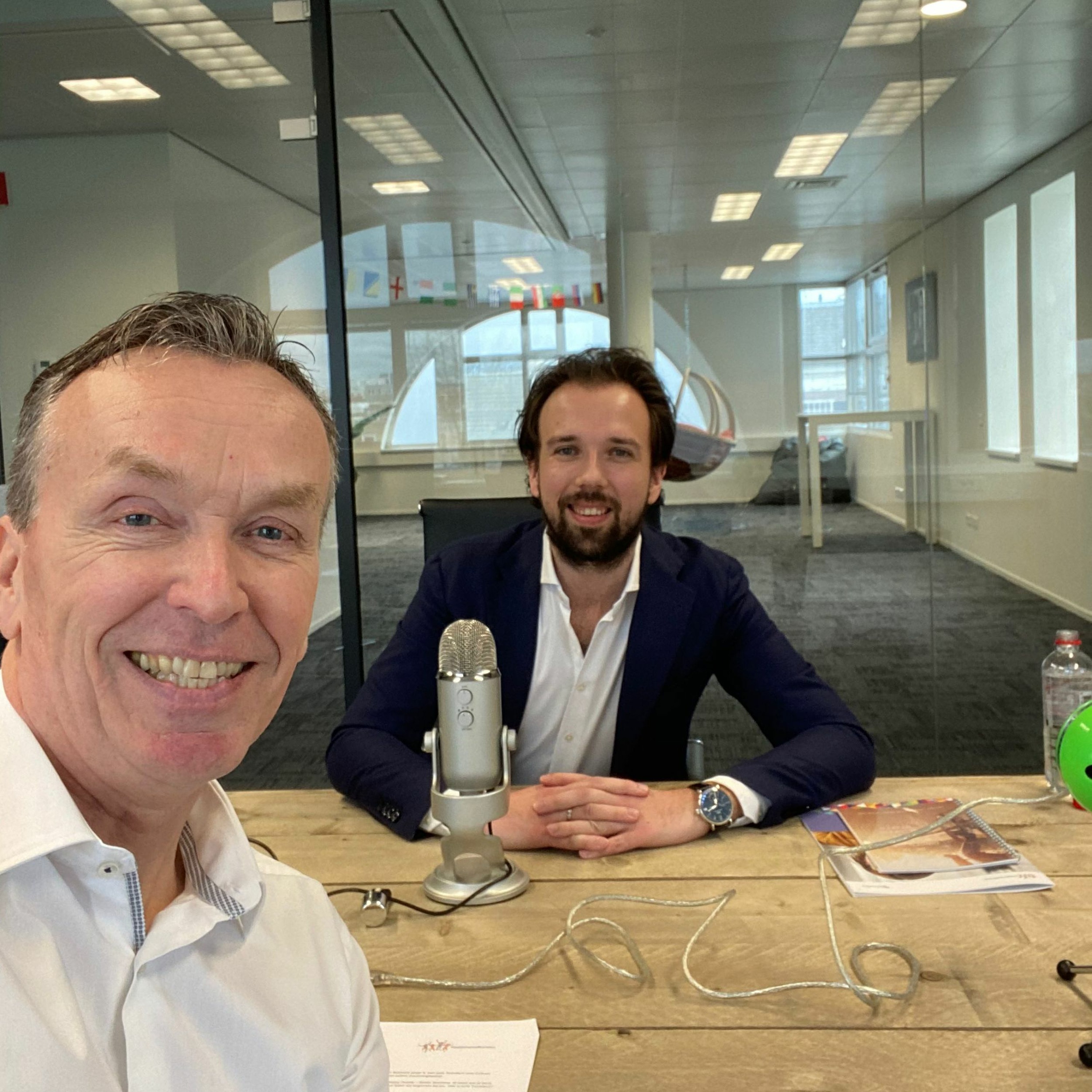 Happy People - Better Business: alles over Werkgeluk en Employee Experience