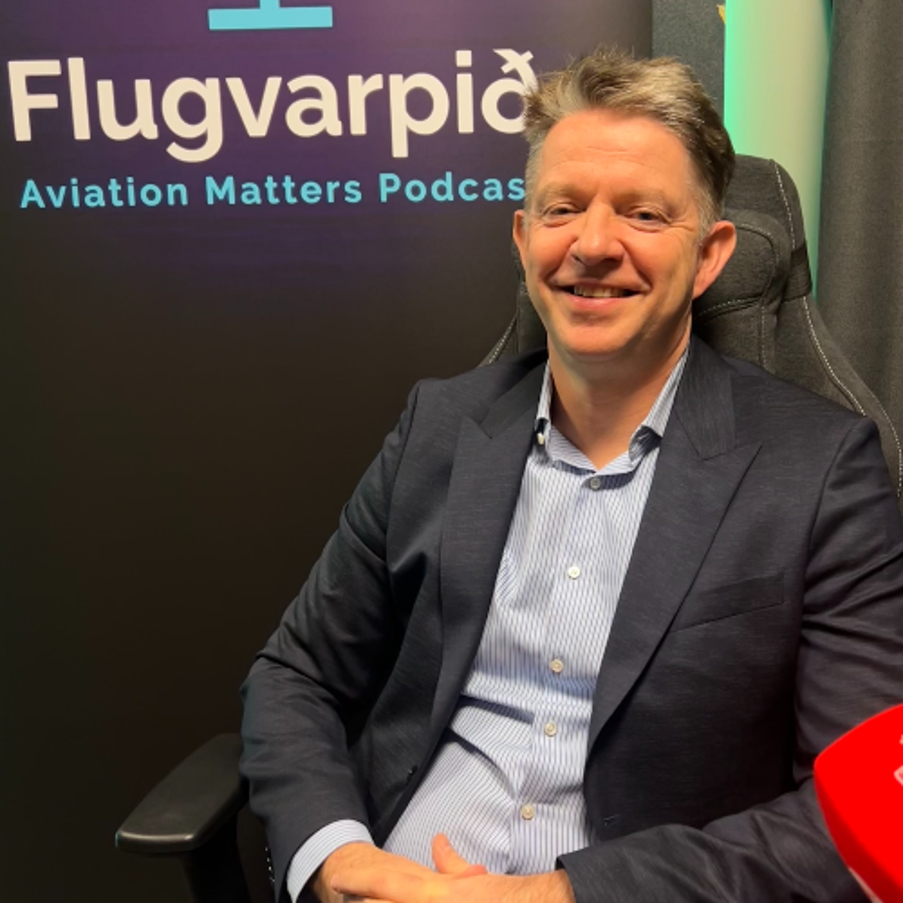 #143 – Margt jákvætt í rekstri Icelandair þrátt fyrir tap uppá 1,2 milljarða eftir skatta í fyrra. Umhverfisskattar og gjöld um 5 milljarðar hjá Icelandair 2025. Töf er á afhendingu hjá Airbus og lausir kjarasamningar skapa óvissu. Bogi Nils Bogason