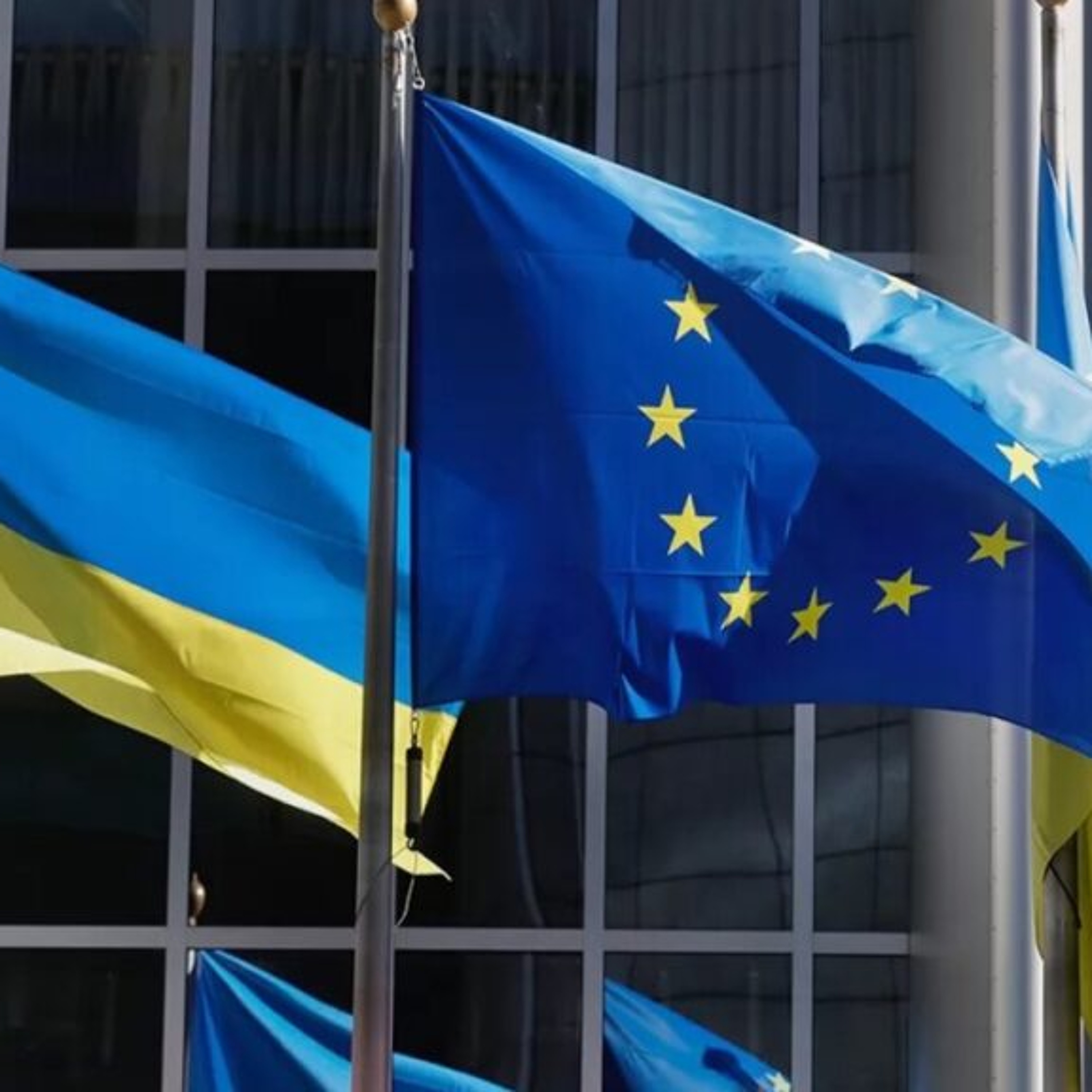Чи справді Україна рухається до більшої рівності: гендерні стереотипи та євроінтеграція episode artwork
