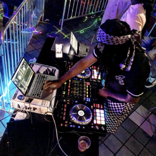 Baby Daddy Bounce Mix (feat. The Real K.T.) (Live)