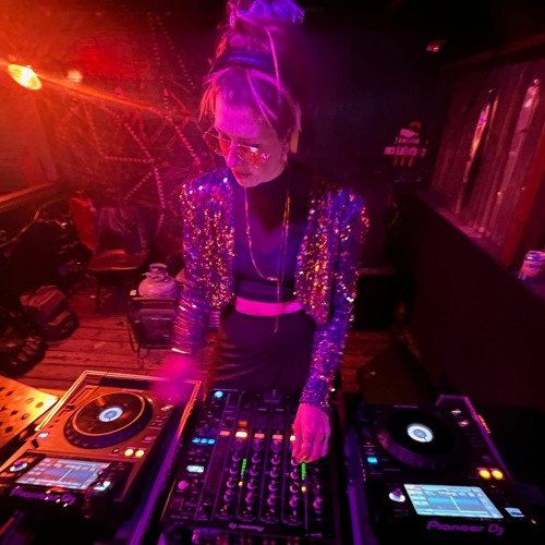 Toda La Noche - A Technoesque Mix
