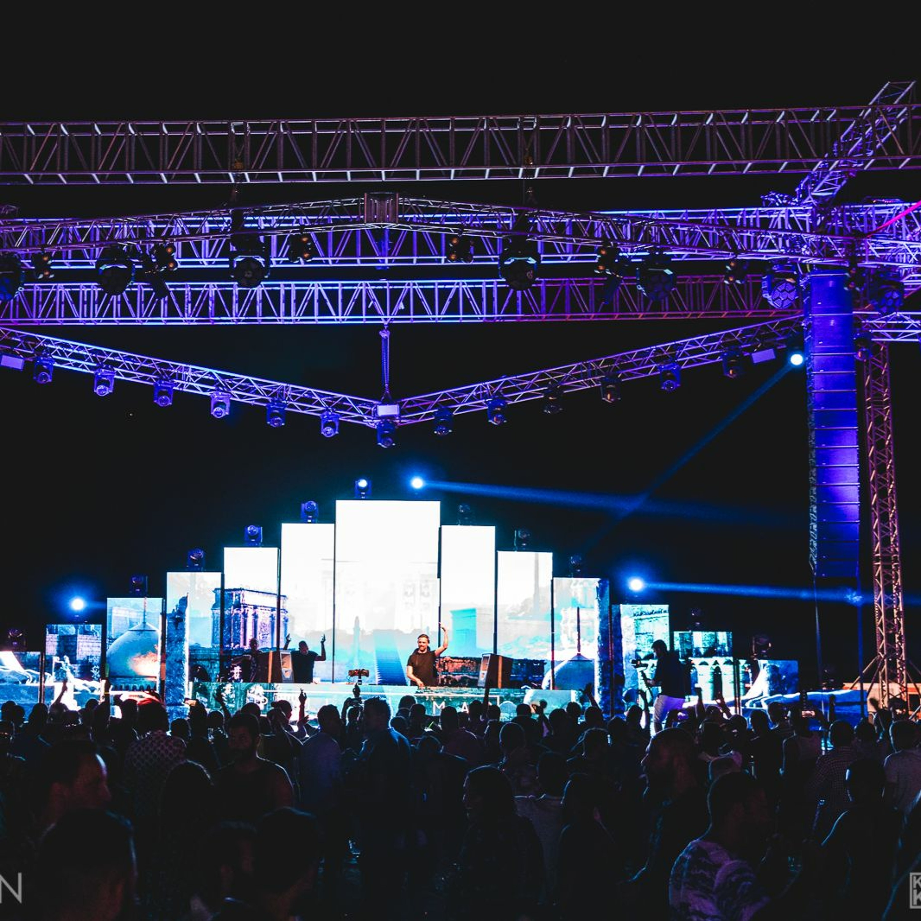 Paul Thomas presents UV Radio