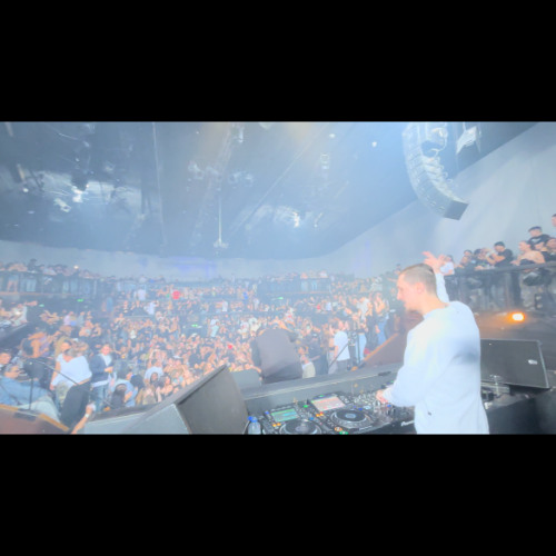 Wesley N Liveset Yummy, Villa Thalia