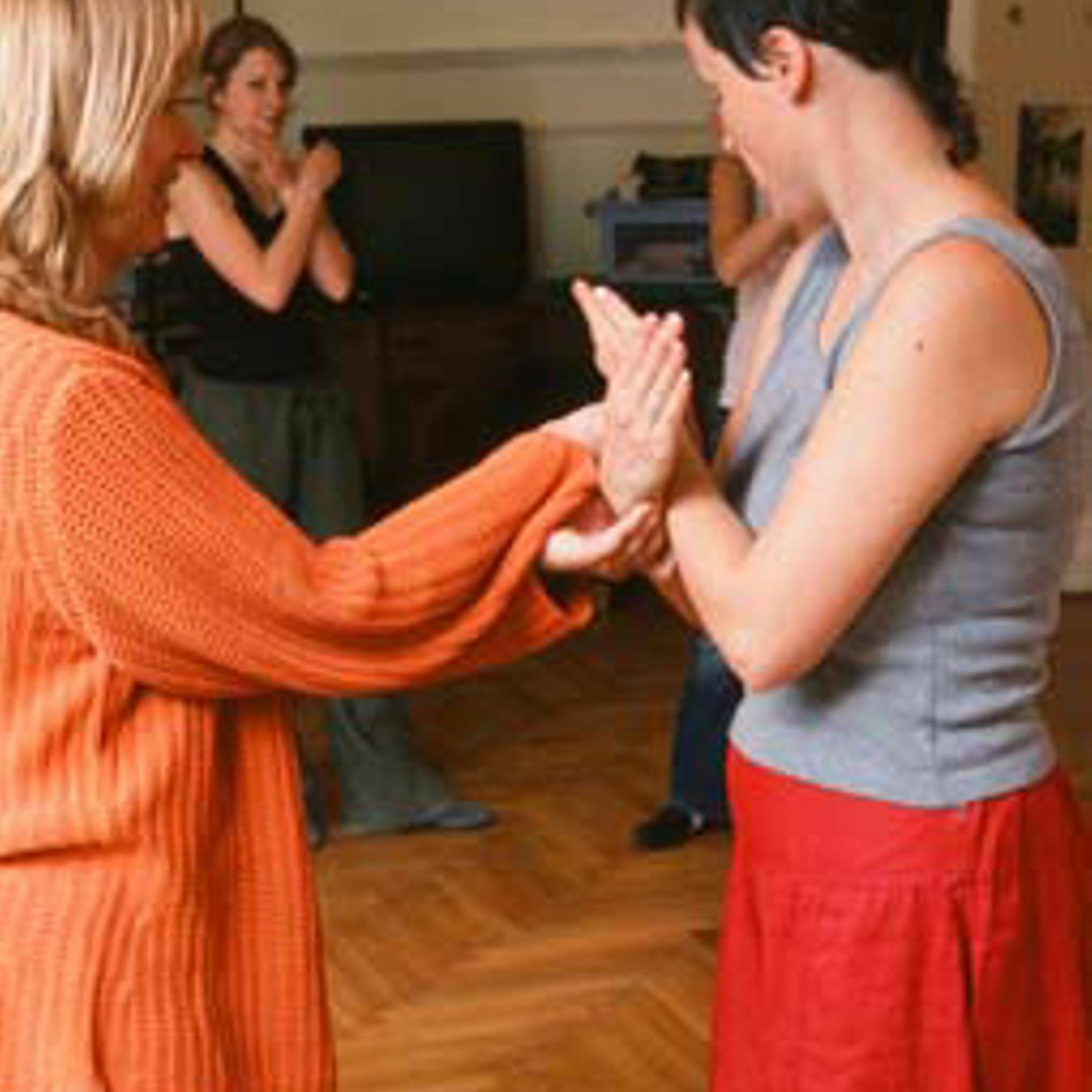 D'autres Ondes#7 : Auto-Défense Féministe "A bras le corps" et "Traverser la cible"