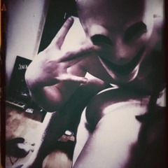 Aka-Dee fickt deine Mutter