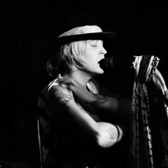 Zombie (live YUNGBLUD Acoustic Cover)