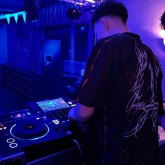 Bounce Set 03 (Cloudy.MP3, Adrian Mills, Wilderich)