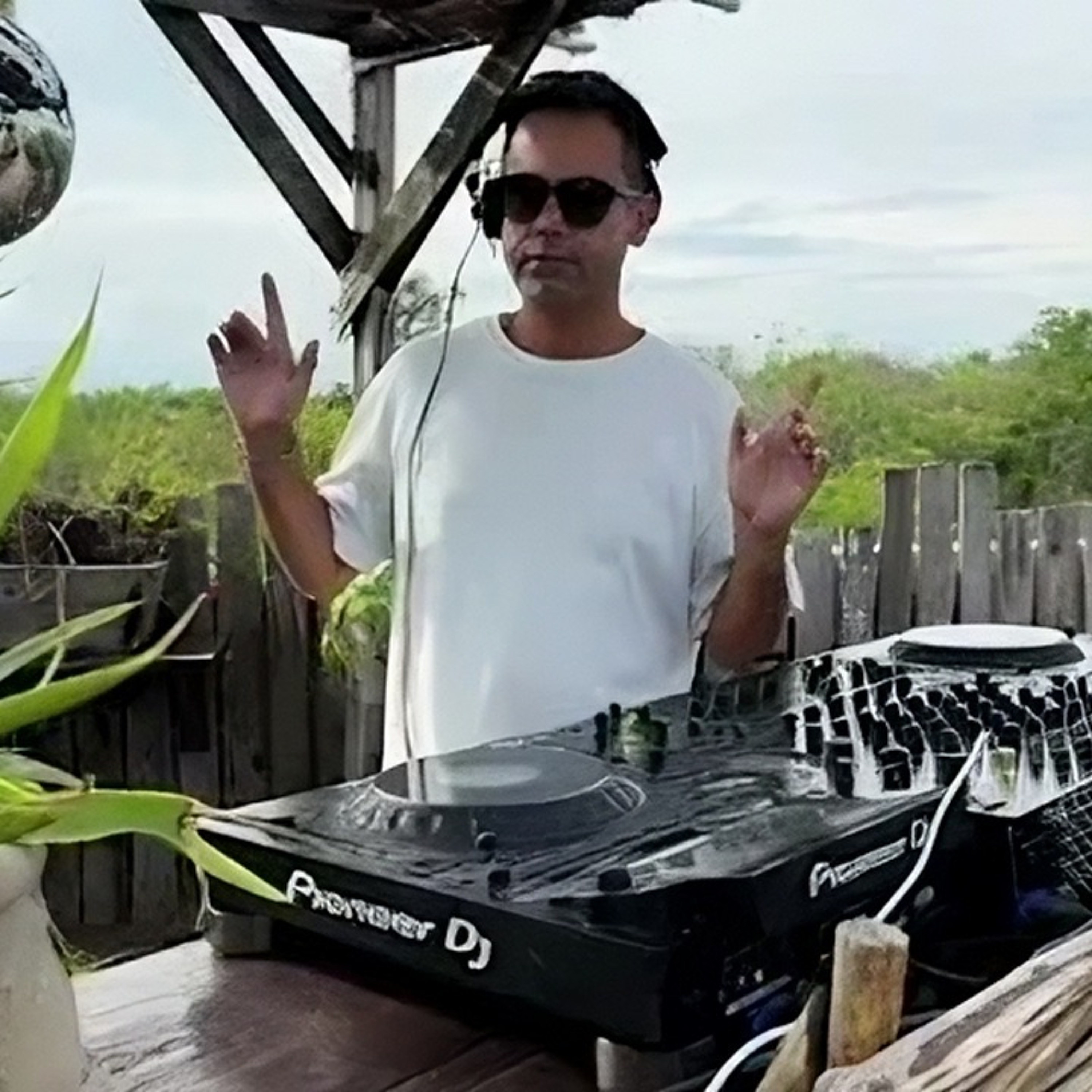 Marcello V.O.R | Special Sunset House Mix 2025 | By @EPHIMERATulum episode artwork