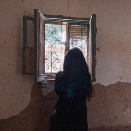 من يومها طِفلة ..
