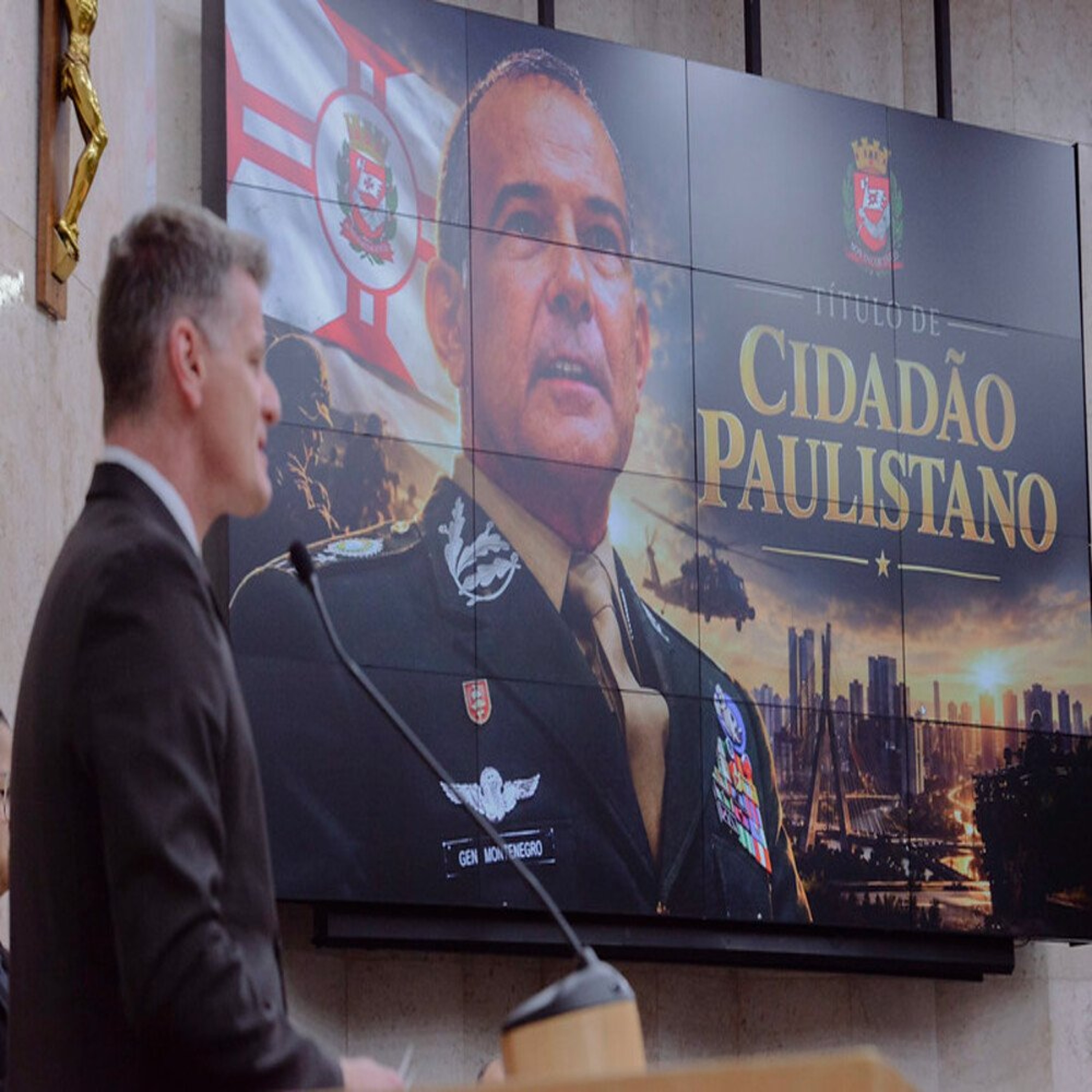 16.10.2026 = GENERAL DE EXÉRCITO FOI HOMENAGEADO NA CÂMARA DE SP