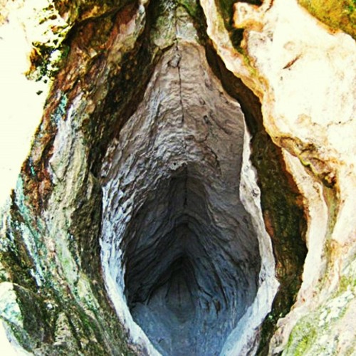 ADHSMR - Love Cave [FREE DOWNLOAD]