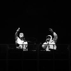 Skepta - Back 2 Back VS Airz - Fog Out [Bassline Mash Up].mp3