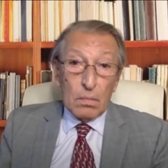 شاخه های این درخت کهن دوشنبه ۲۴ شهریور