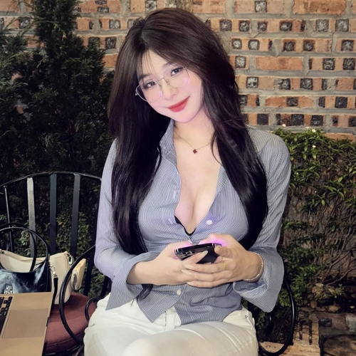Cô Gái Ở Phương Xa - Quang Kenny x Tilo x Micky | Nhạc Hot TikTok