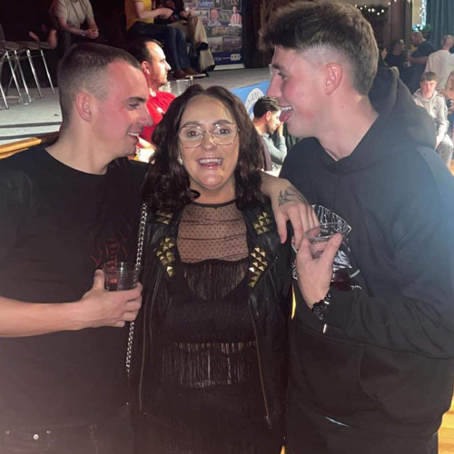 Am In The Dark Going Under