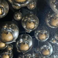 03 - Wavy (Babes on Waves x Soho House set)