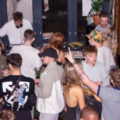 FA002 🏹 - UKG