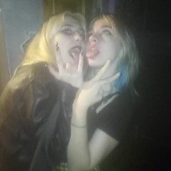 Она любит когда много секса/ Следы любви