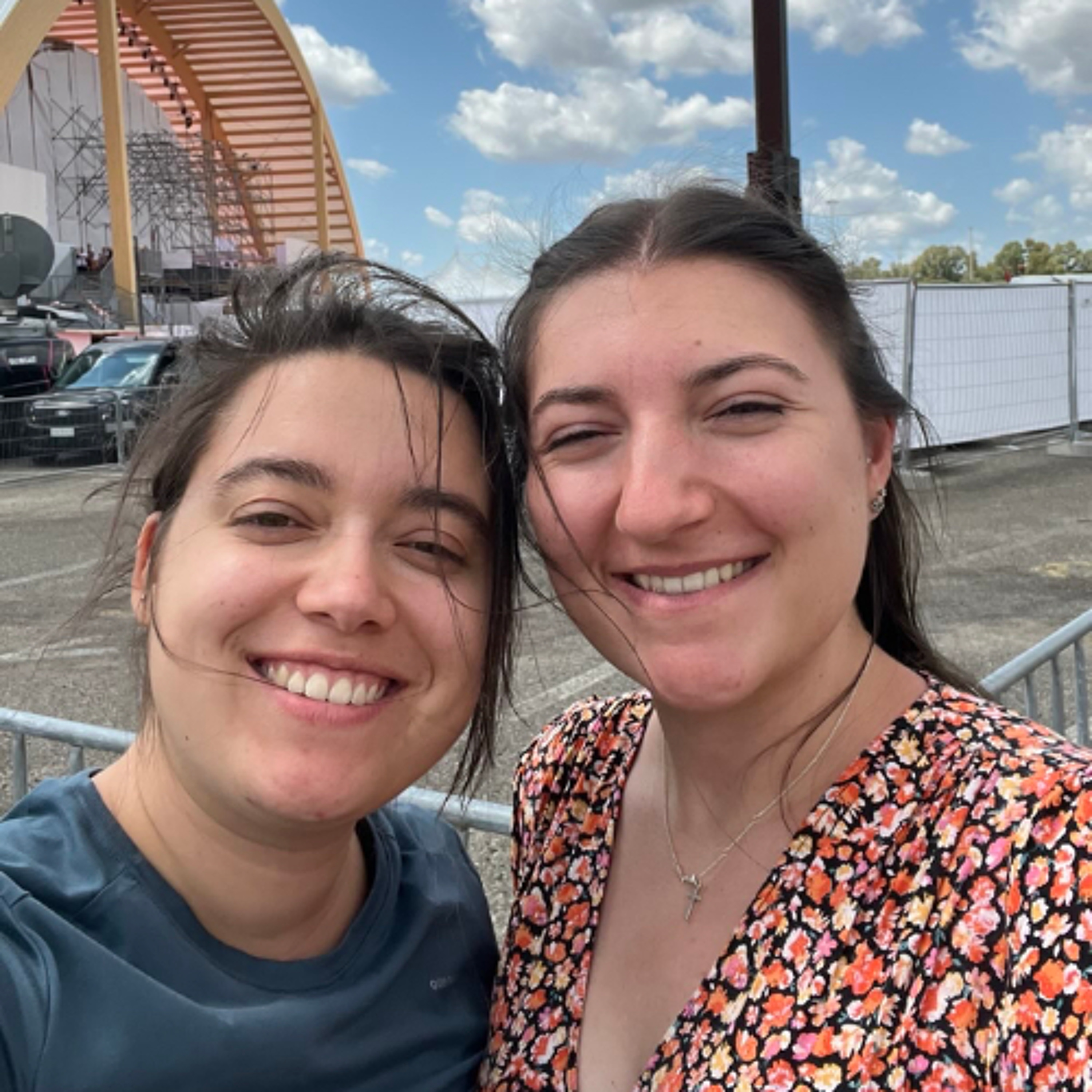 Ganz nah am Papst: Franziska Mayer und Veronika Wecker beim Weltjugendtreffen in Rom episode artwork