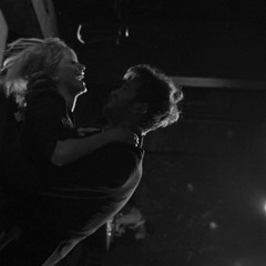 و.. بقيت اخيرا في حضني