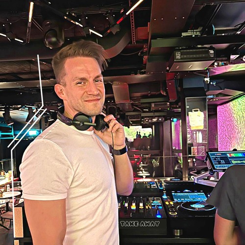 〽️ Melodic Tech House Warmup @ NZZ am Bellevue | 2022