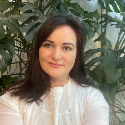 Ecotheologe Kelly Keasberry ontrafelt de theologische wortels van de ecologische crisis: “Sinds Bonifatius in 718 de bijl zette in de Donareik viel symbolisch een wereldbeeld”