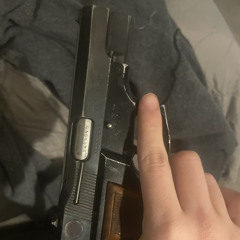 sellin the wall  X Blurri (prod. rollie)