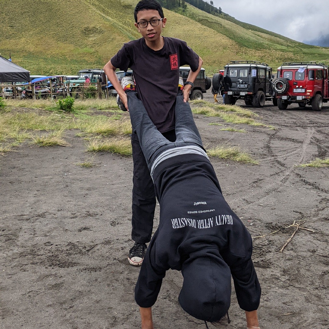 Stream cv merdeka jok - dek kok lagunya kaya orang berantem by