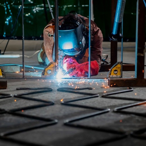 Where Stone Takes Shape: How Buildings and Statues Forge Public Memory