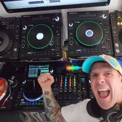 Hardcore Makes Me Happy 8  ......