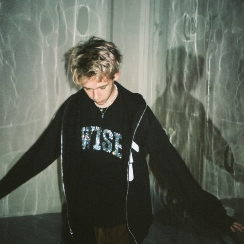 @1tuxx - Growing Up (prod. Sam Thraxx)