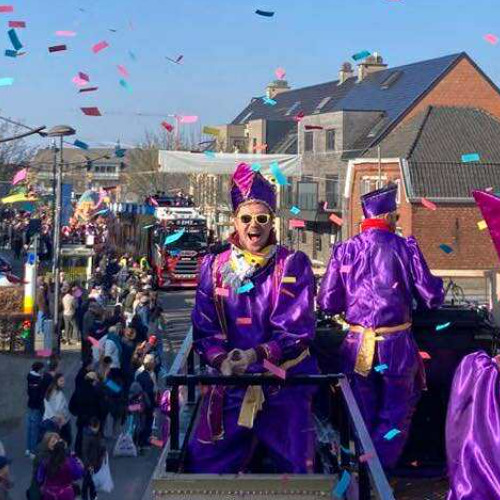 Delo - Pat B With A Satisfyer