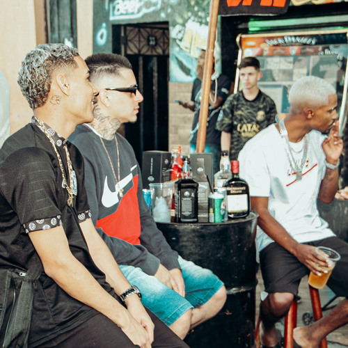 APAIXONADA EM NIKE - MC SACI, MC PRETCHAKO, DJS- LUCAS DE PAULA E MACK