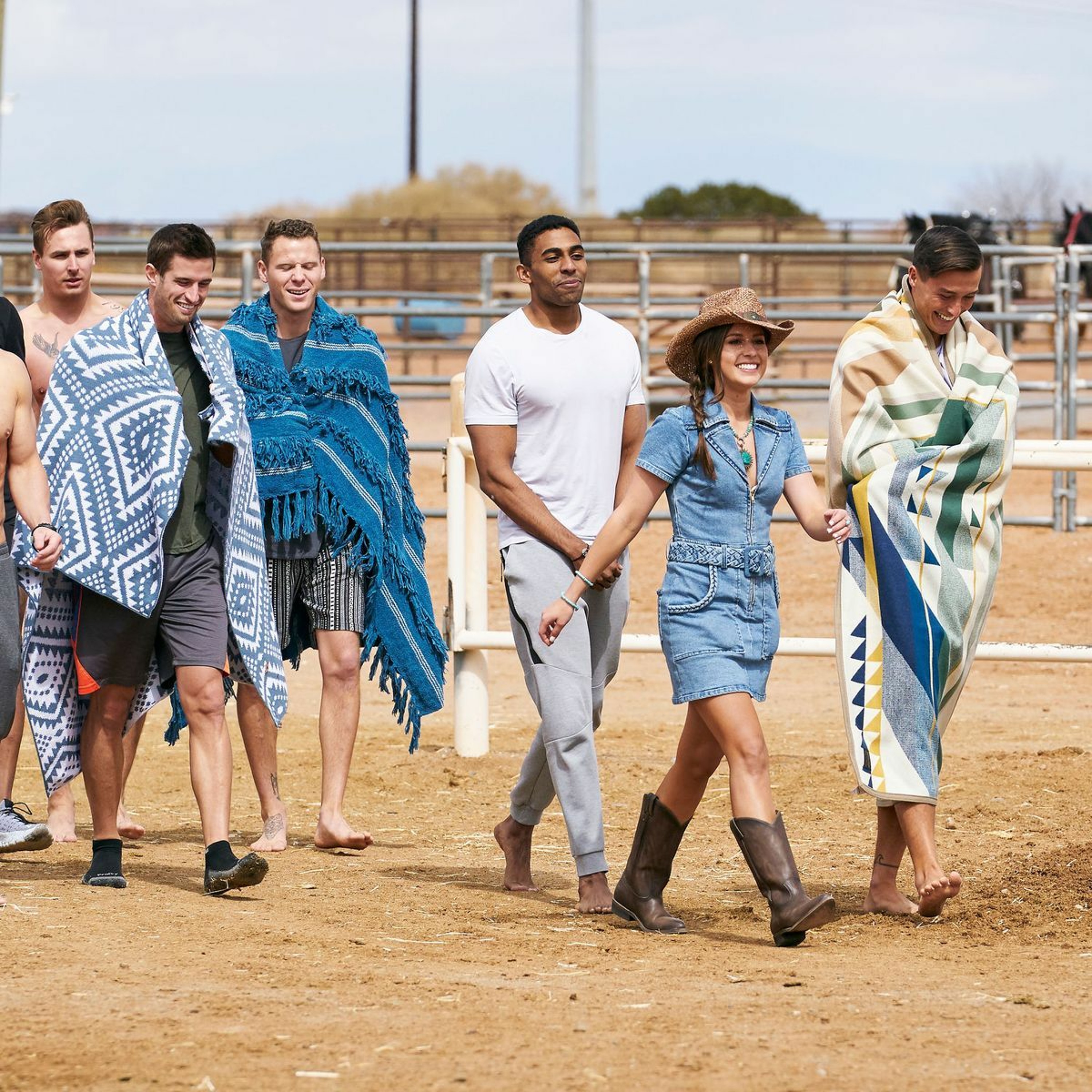 Bachelorette 17 / Episode 2 - From Cowboys to Camping thumbnail