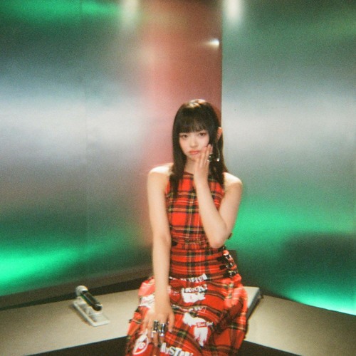 HANNI (하니) - 밤편지 (Through the Night) (Original Song by IU (아이유))(NewJeans (뉴진스))