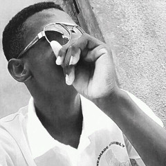 Le chat n’est pas là les souris dense