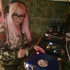 World War 303 Sessions Aggie Acid Line  Valentines Mix 14 2 2021 on wwww.mixhitradio.co.uk