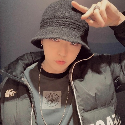 Junny plays his version of Kai's "Mmmh" on his lastest ig live!