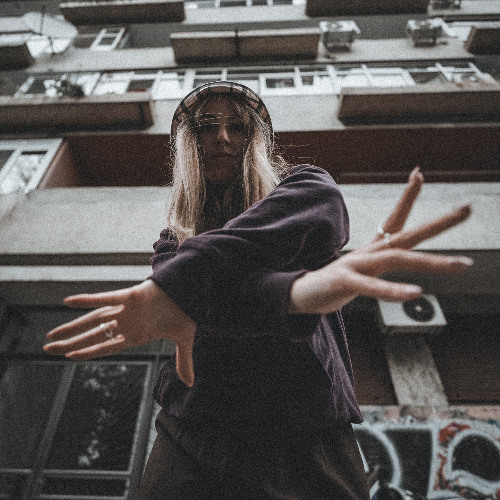 Dancing in my room - HipHop Mix