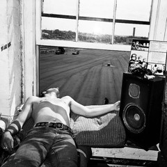 انا أحترق وهي ولا همها شي