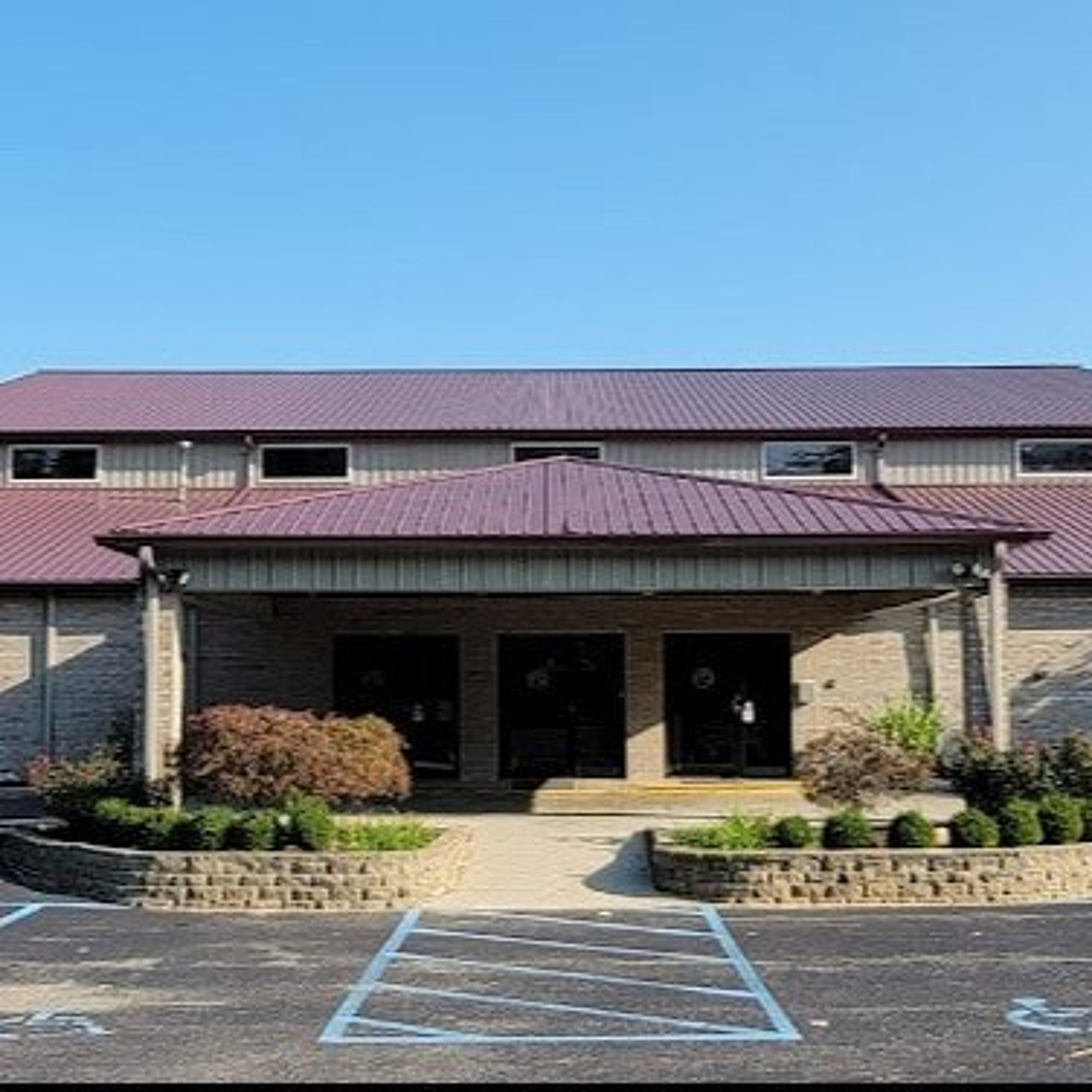 Life Church Expands as It Loses Membership