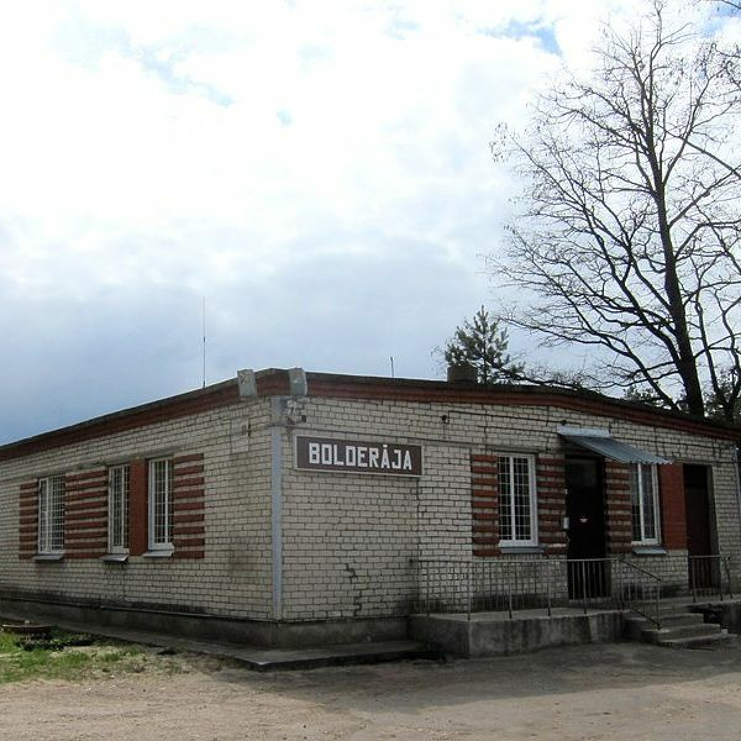 LW #111: Trains to Bolderāja, Jēkabpils Drama, and News from January 19th - 29, 2021 episode artwork
